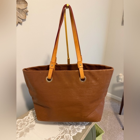 Dooney & Bourke Leather Convertible Large Tote Includes hangtag - Picture 2 of 12